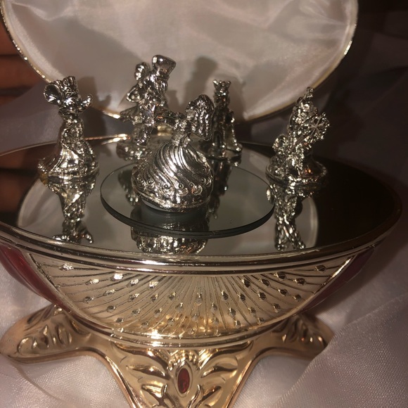 Wallace Nutcracker Music box egg - Picture 2 of 8